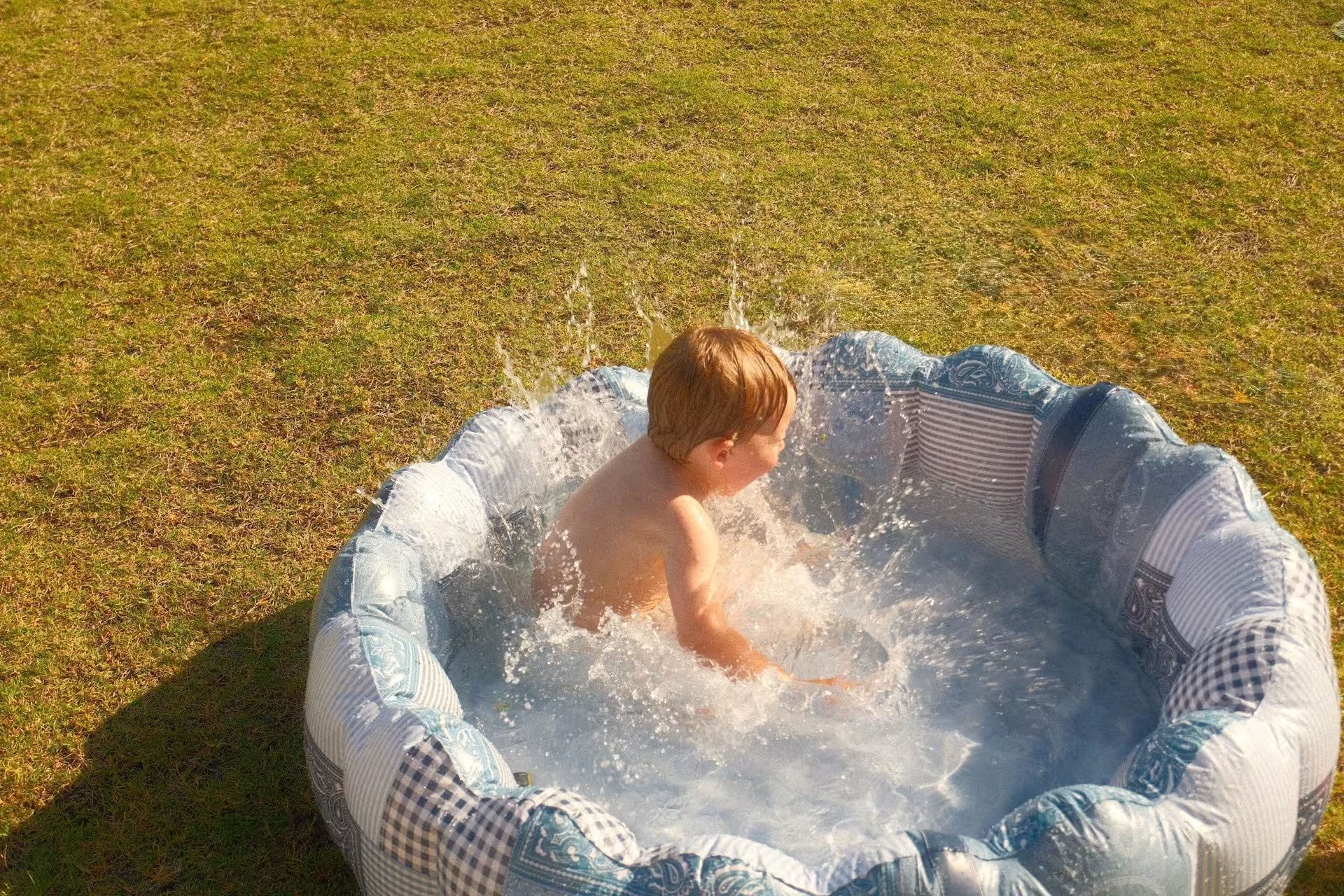 Tipuri de piscine supraterane: cum alegi modelul potrivit pentru curte